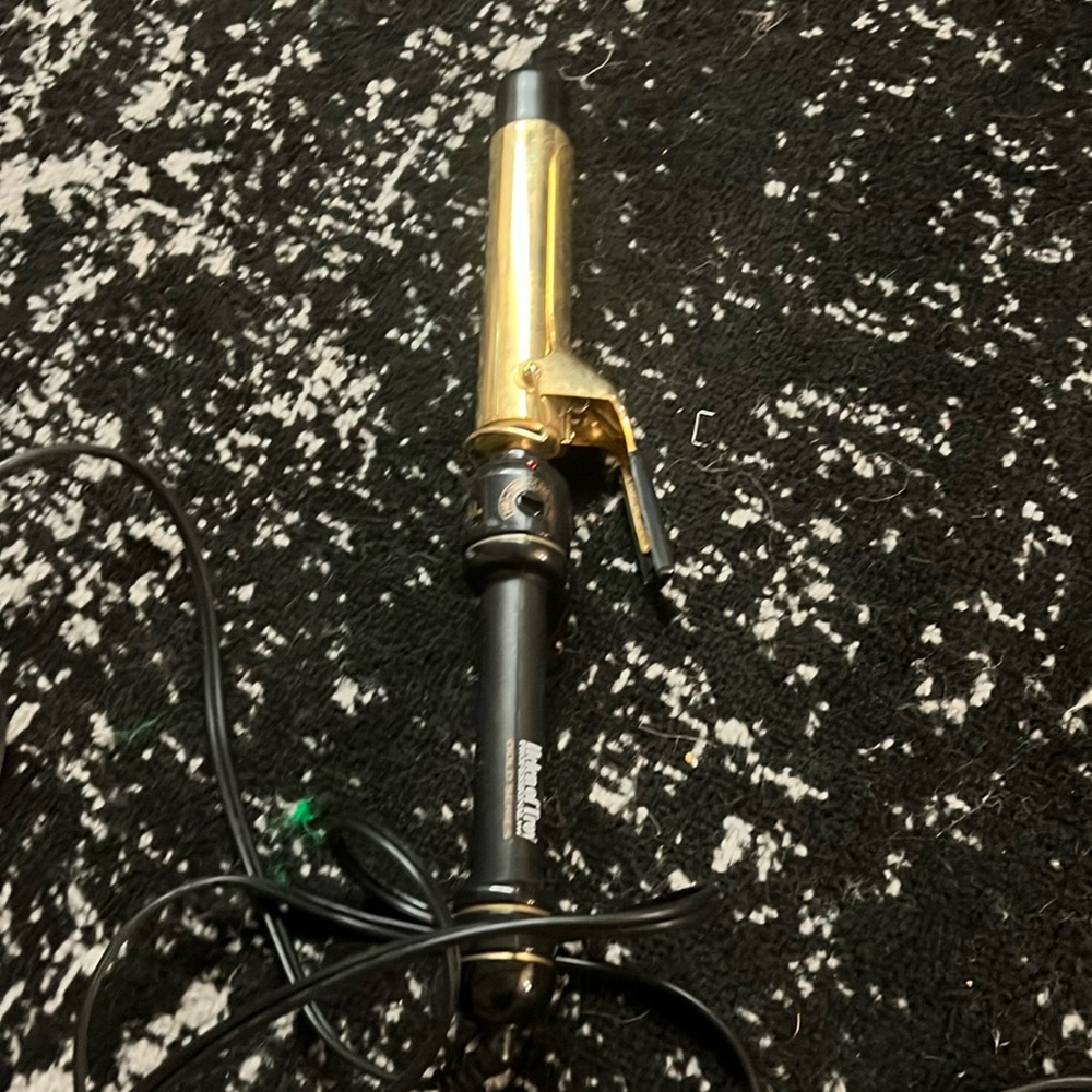 Helen of Troy 1 1/2” Curling Iron